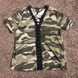 Shirt with military colors